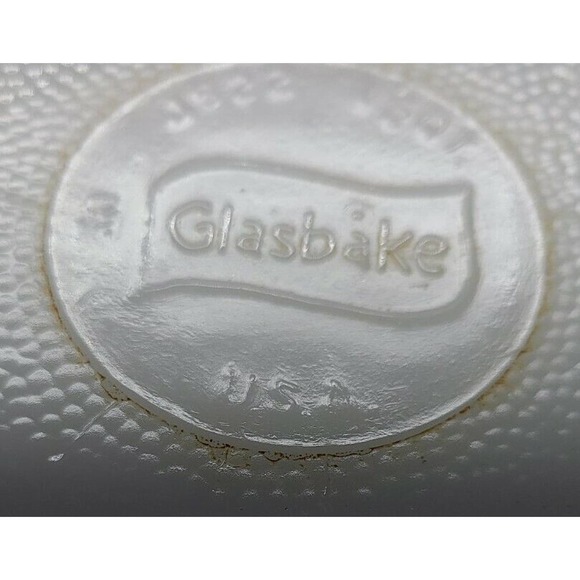 Glasbake J522 Loaf Baking Dishe Vegetable Pattern Milk Glass 1 and a half quarts - Picture 4 of 5